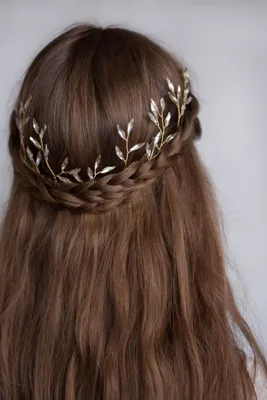 nice Красивые легкие прически (50 фото) — Спасение современной модницы |  Hair accessories, Leaf headpiece, Hair styles картинки