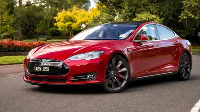 Немец проехал на Tesla Model S 1,7 миллиона км: но сменил 12 моторов картинки