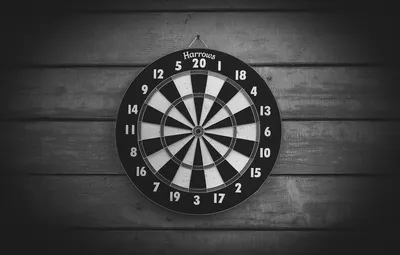 Обои стена, доски, цель, мишень, darts, Дартс картинки на рабочий стол,  раздел разное - скачать картинки