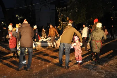 Свиное ухо и вытаптывание кротов — в Даугавпилсе проводили зиму (ФОТО) /  Статья картинки