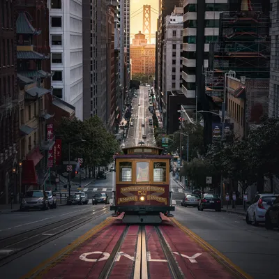 Фото Трамвай на улице Сан-франциско / san-francisco на фоне перспективы на  мост, california картинки