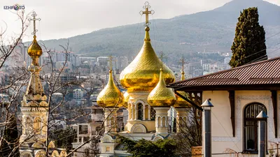 Купола Собора Александра Невского в Ялте Фото картинки