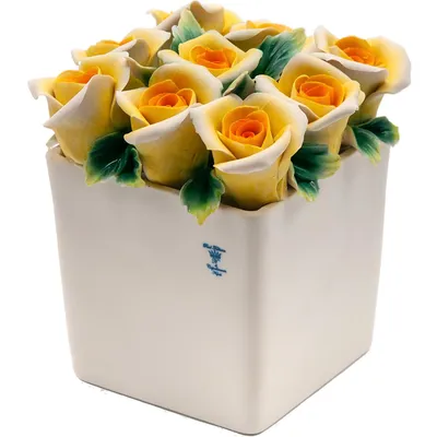 Capodimonte Porzellanvase mit gelben Rosen картинки