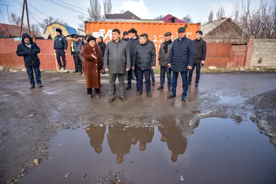 Фото дня. Мэр Бишкека убедился, что горожане не просто так жалуются на  дороги - | 24.KG картинки