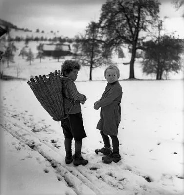 Обердорф, Швейцария, ок. 1943. Фотограф Леонард фон Матт картинки