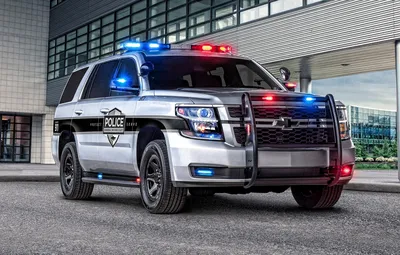 Обои car, машина, фары, здание, Chevrolet, внедорожник, Police, колёса,  мигалки, Tahoe, стробоскопы, полицейская машина, большая машина, Chevrolet  Tahoe картинки на рабочий стол, раздел chevrolet - скачать картинки