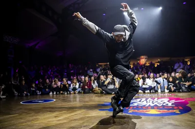 Азербайджанский хип-хоп танцор в мировом финале Red Bull Dance Your Style  во Франции (ФОТО) картинки