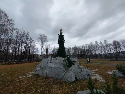 Хозяйка медной горы, жанровая скульптура, Свердловская область, Берёзовский  — Яндекс Карты картинки