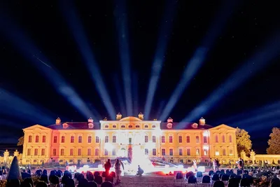 Лиепайский симфонический оркестр приглашает в Рундале на «Бал во дворце»  (ФОТО) / Статья картинки