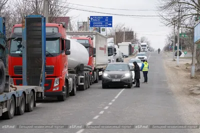 Молдаване, вы — супер»: украинцы на границе с Румынией в Скулянах | СП -  Новости Бельцы Молдова картинки