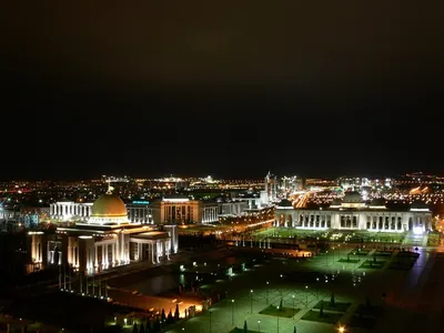 Фото Центр города ночью в городе Ашхабад картинки