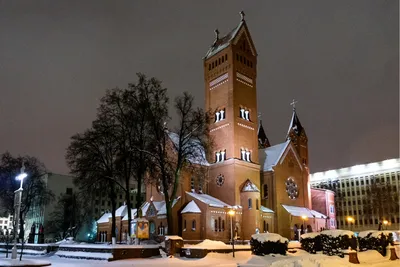 Керосиновые лампы, фуфайки. В Красном костеле рассказали Румаку, как  готовятся к Рождеству картинки