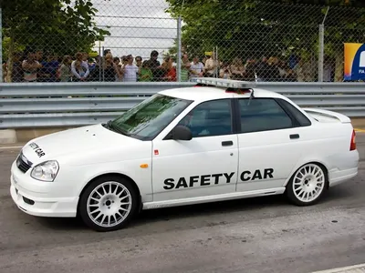 Lada Priora Sport в роли Safety Car гонок WTCC 2009 года картинки