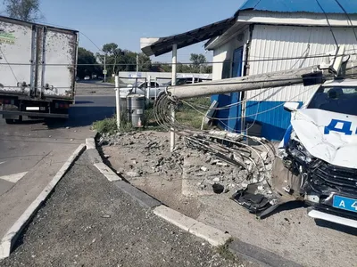 Тольятти | В Самарской области грузовик уронил столб на машину ДПС -  БезФормата картинки