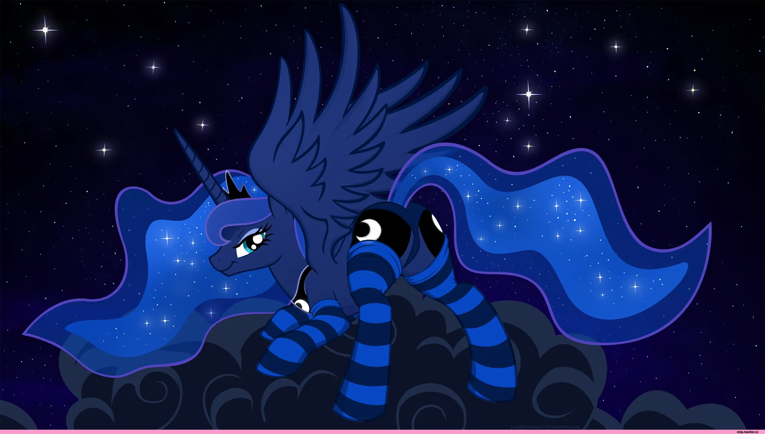 Понимающая луну. МЛП принцесса Луна. Луна МЛП. MLP Princess Luna носочки r34. MLP Princess Luna.