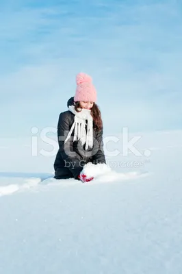 девушка со спины зимой | Блоггерский стиль, Женская портретная фотография,  Зимняя фотография картинки