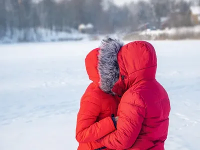 Акварельная парочка, зима, снег, …» — создано в Шедевруме картинки